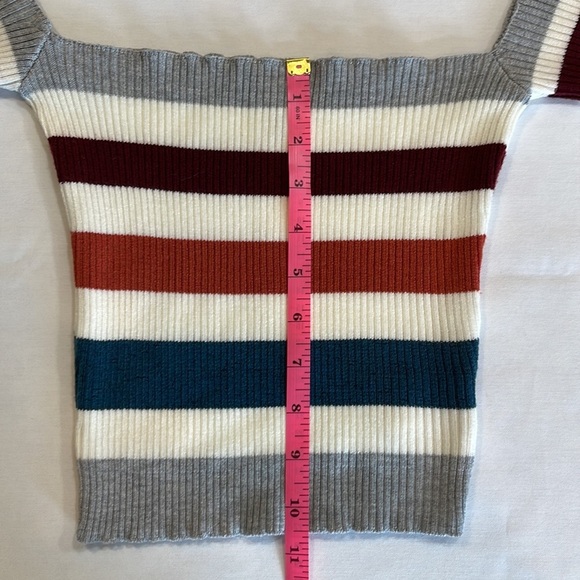 WINDSOR off the shoulder striped crop sweater Size Medium - Picture 8 of 11